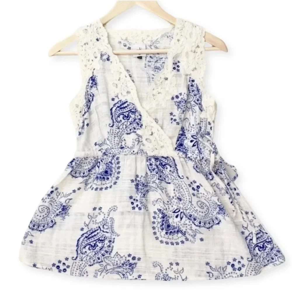 Cabi Veranda Lace Paisley Print Sleeveless Blouse